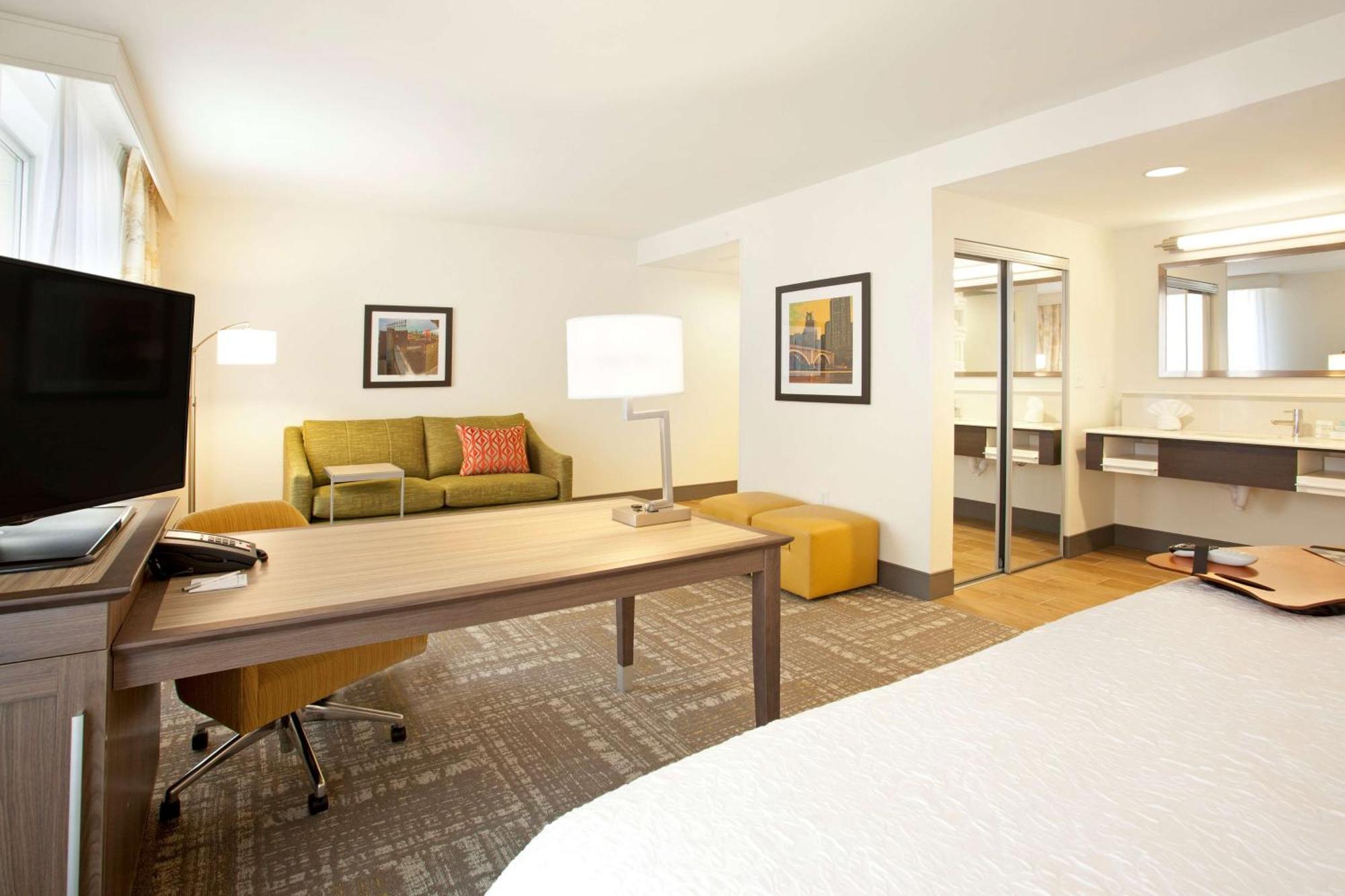 Hampton Inn & Suites - Minneapolis/Downtown Exteriör bild